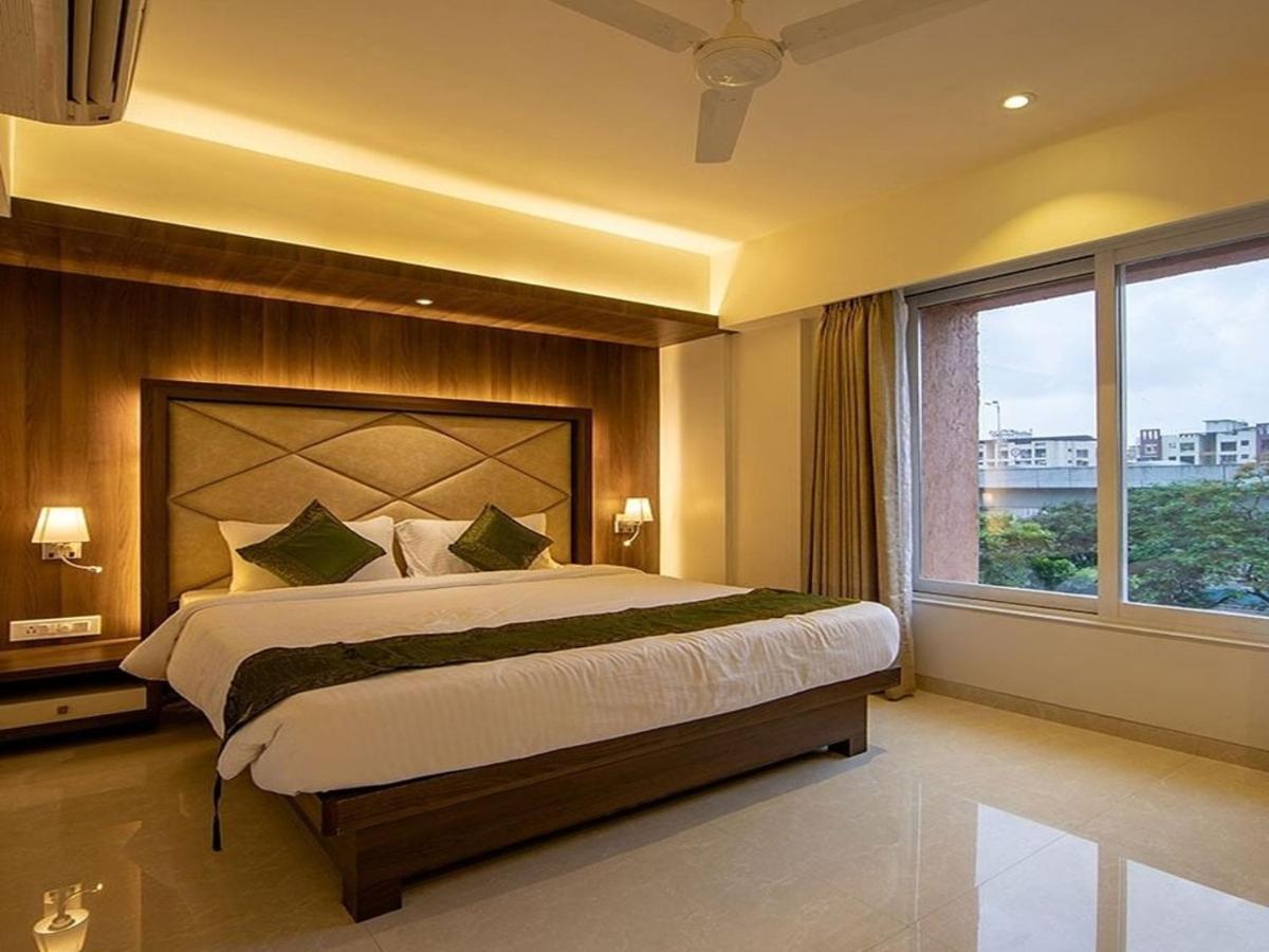 Hotel Laxvas Thane Bagian luar foto