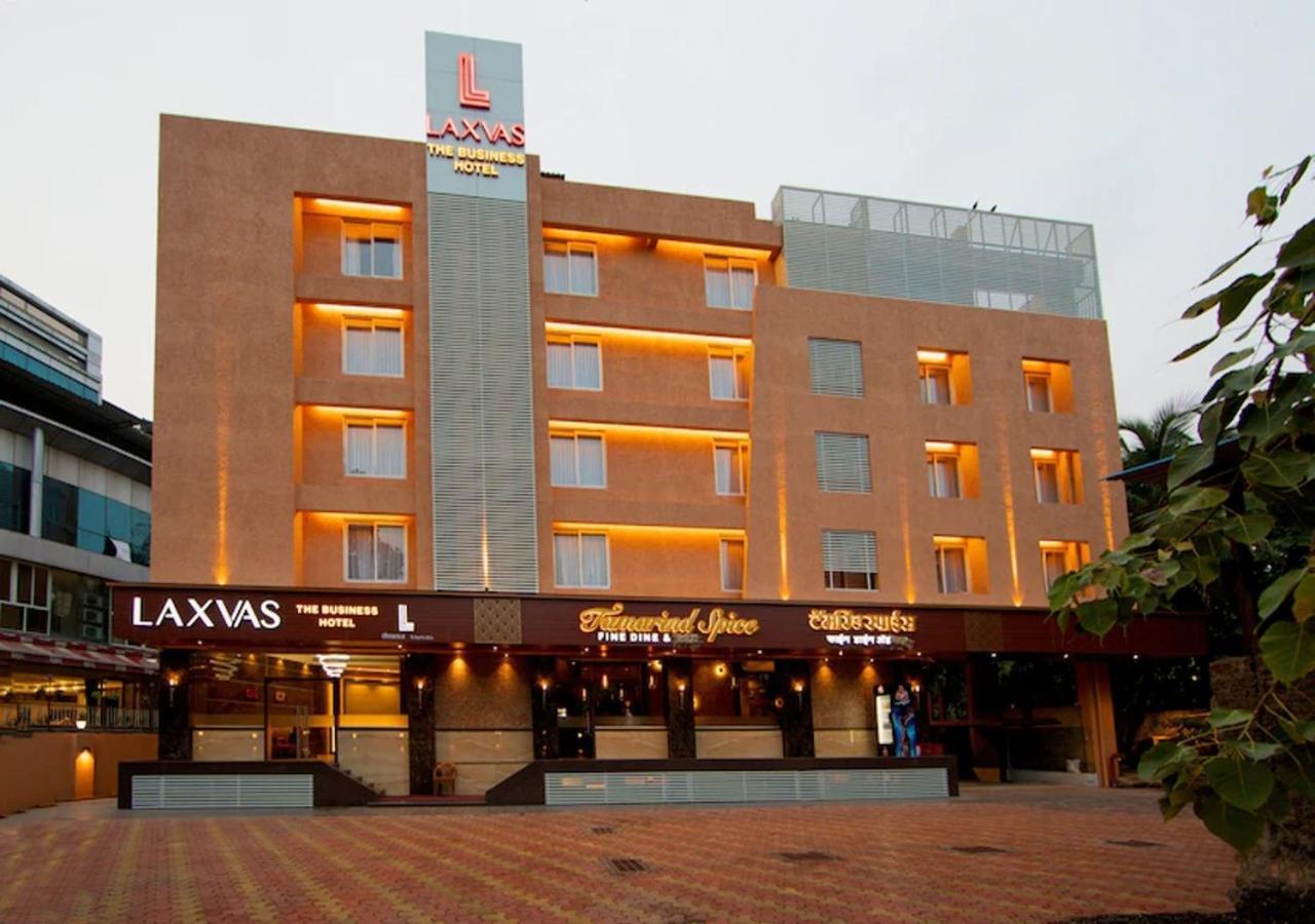 Hotel Laxvas Thane Bagian luar foto