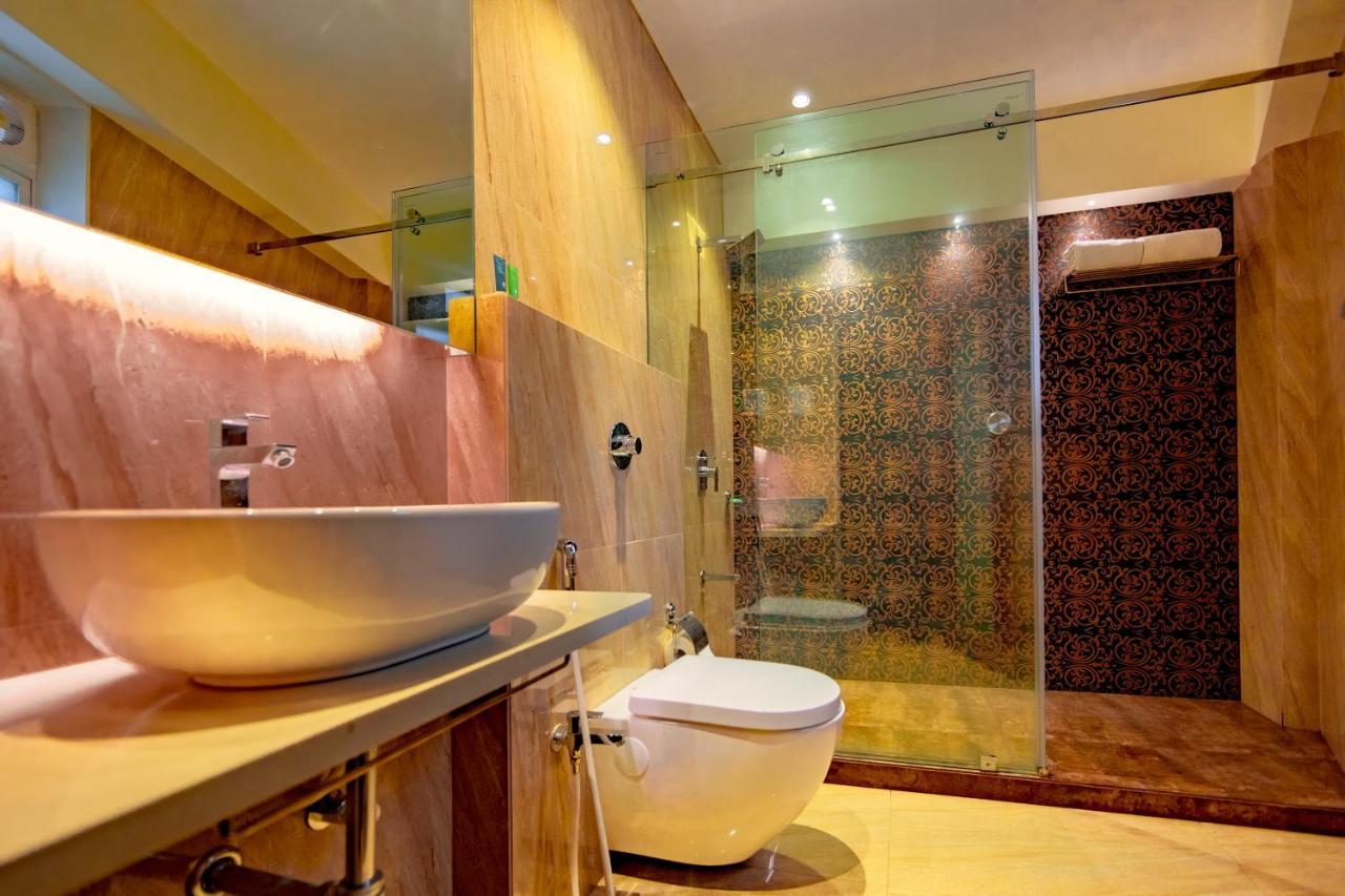 Hotel Laxvas Thane Bagian luar foto